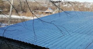 Демонтаж поликарбоната с крыши в Котласе - услуги по доступной цене от 622 рублей