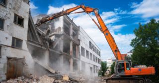 Промышленный демонтаж зданий Котлас, цена от 2952 руб.