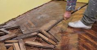 Демонтаж пола в квартире в Котласе - Стоимость от 518 рублей | Сварной-Ктл